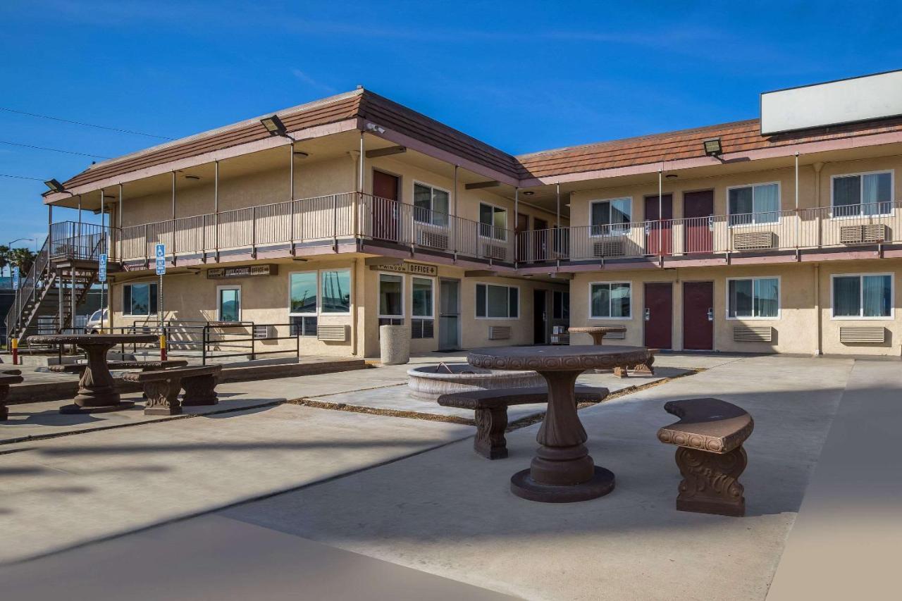 Rodeway Inn San Bernardino & Redlands Bagian luar foto